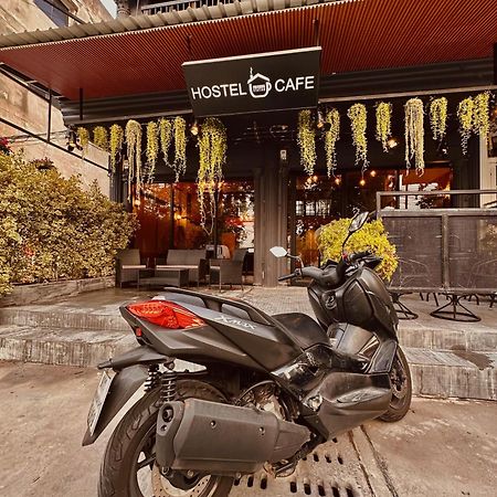 Hostel Friends Station & Cafe Pattaya ภายนอก รูปภาพ